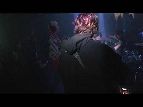 [FRESH PERFORMANCE] they are gutting a body of water - @ Market Hotel