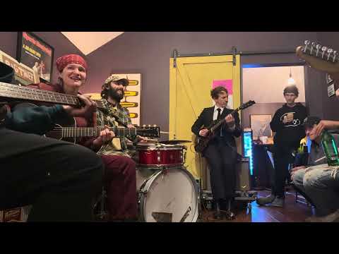 [FRESH PERFORMANCE] Big Thief - Not (Backstage at Forest Hills with the Double Infinity Band)