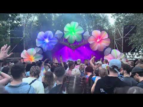 Can anyone help me find the track from 3:12, at the very end.